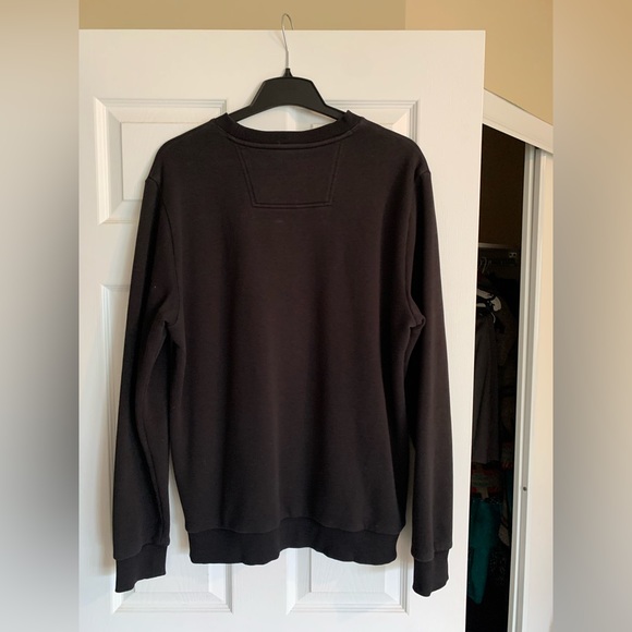 Mens Calvin Klein crewneck sweater size L. Perfect condition. Asking $30 - Picture 3 of 3